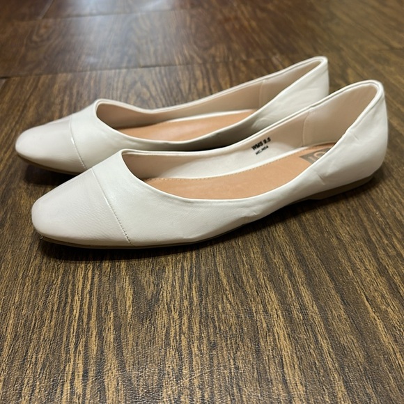 Dv Dolce Vita Women's Melinda Ballet Cap-toe Flats, Ivory, Size 9.5 - Picture 3 of 10